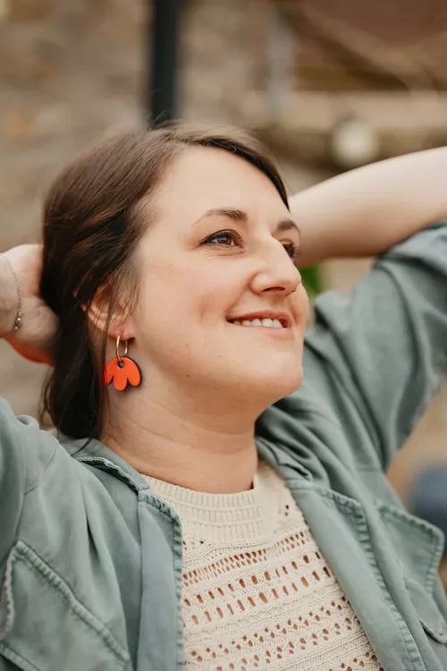 Bijoux Isatis Bijoux Bois Sur Mesure Caen, photo de présentation de produit, type Crystal Mary coloris rose fluo