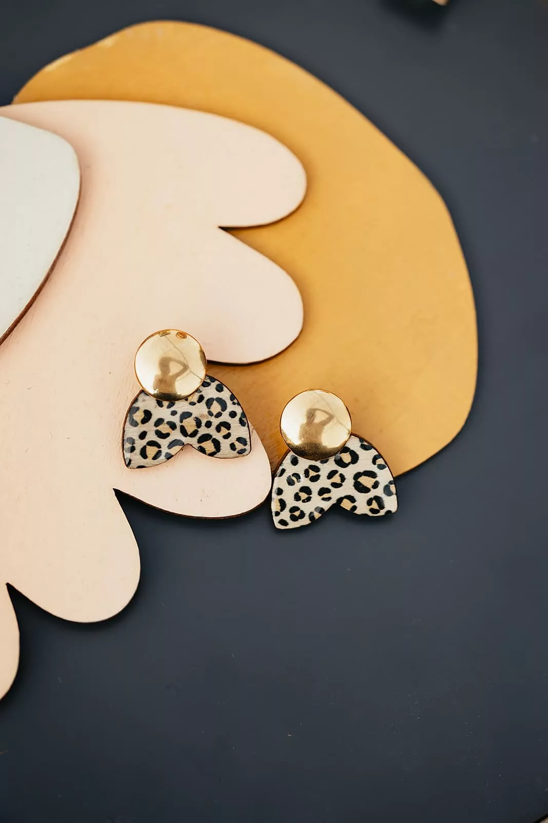 Bijoux Isatis Bijoux Bois Sur Mesure Caen, photo de présentation de produit, type Daisy Carole coloris quadrillage