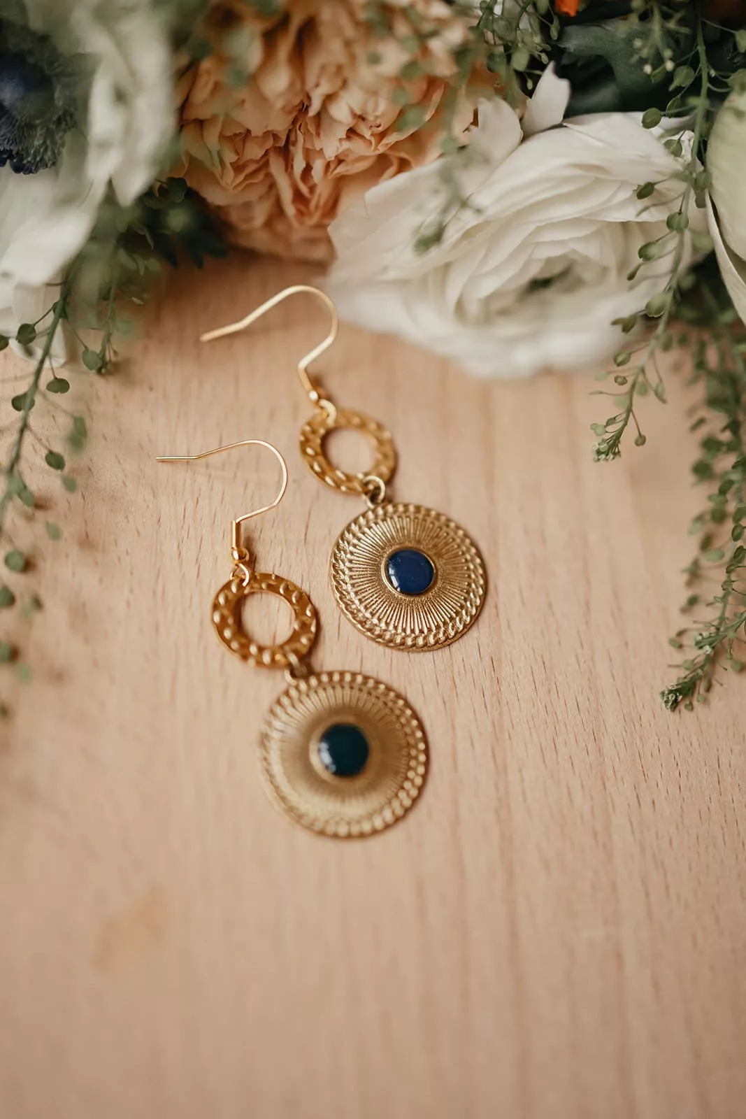 Bijoux Isatis Bijoux Bois Sur Mesure Caen, photo de présentation de produit, type Gloria coloris bleu nuit