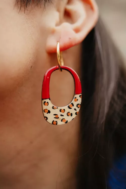 Bijoux Isatis Bijoux Bois Sur Mesure Caen, photo de présentation de produit, type Im Leo coloris rouge