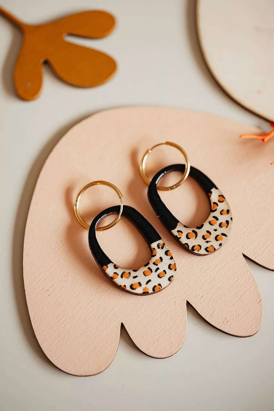 Bijoux Isatis Bijoux Bois Sur Mesure Caen, photo de présentation de produit, type Im Leo coloris noir