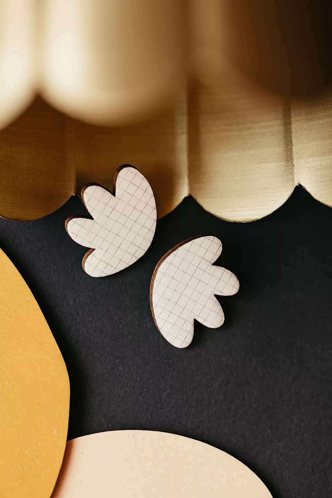 Bijoux Isatis Bijoux Bois Sur Mesure Caen, photo de présentation de produit, type Iris Melody coloris quadrillage