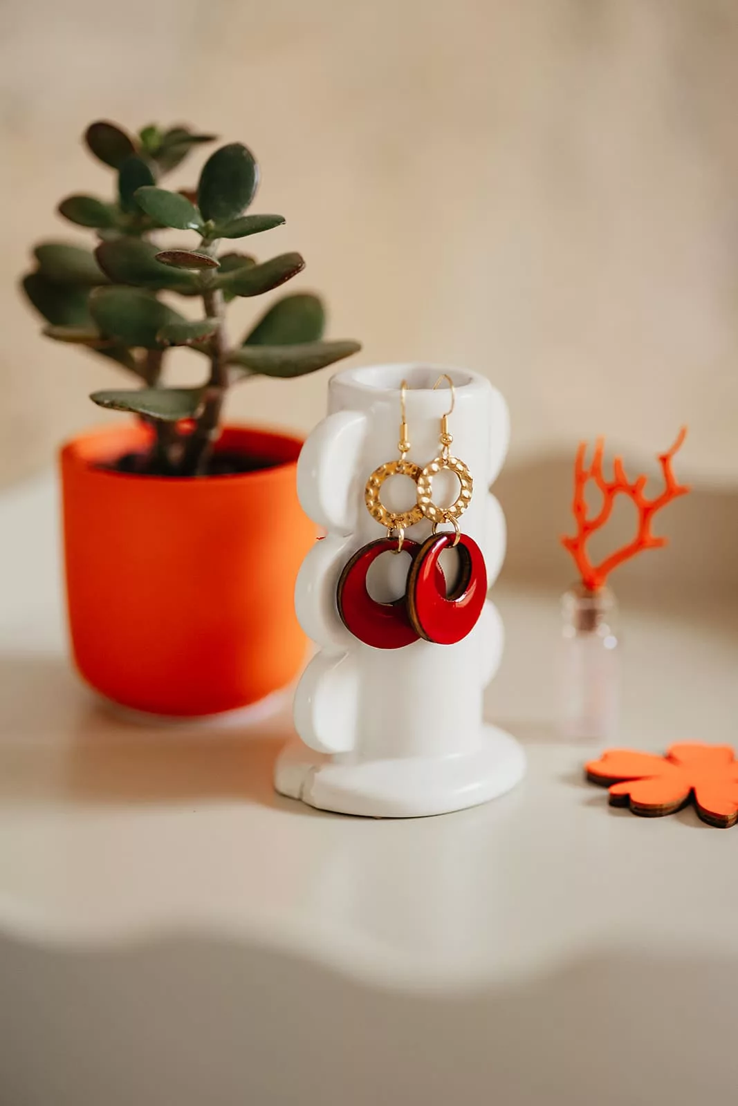 Bijoux Isatis Bijoux Bois Sur Mesure Caen, photo de présentation de produit, type Karen Sun coloris rouge