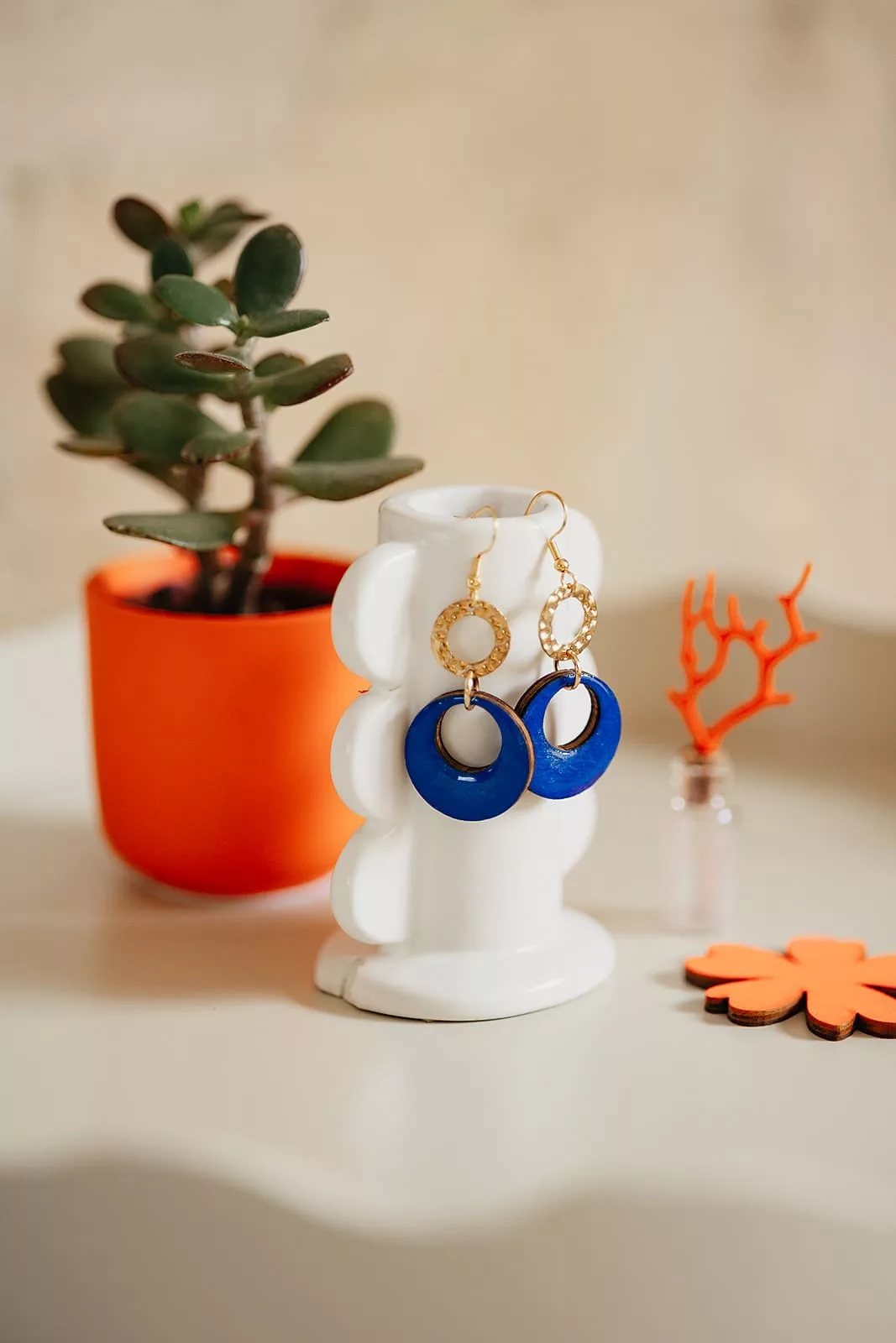 Bijoux Isatis Bijoux Bois Sur Mesure Caen, photo de présentation de produit, type Karen Sun coloris bleu