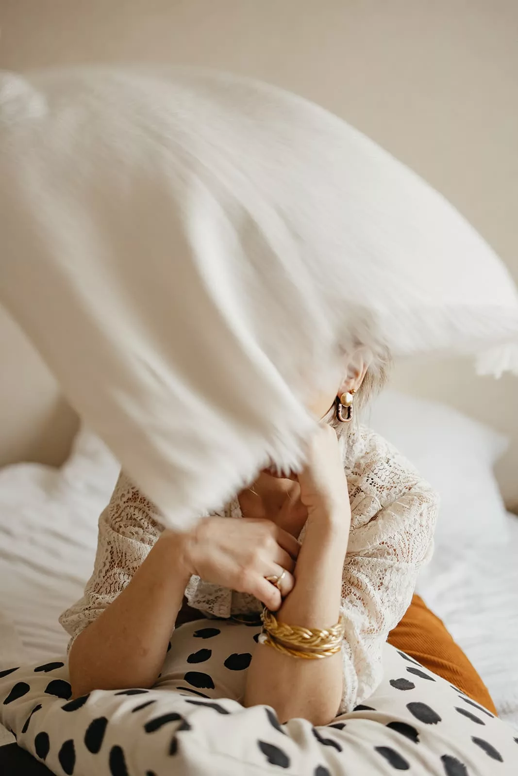 Bijoux Isatis Bijoux Bois Sur Mesure Caen, photo de présentation de produit, type Leo Mini coloris léopard et orange