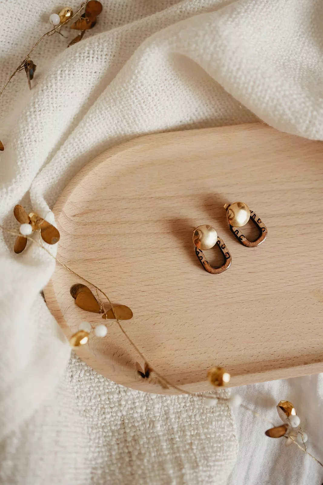 Bijoux Isatis Bijoux Bois Sur Mesure Caen, photo de présentation de produit, type Leo Mini coloris léopard et orange