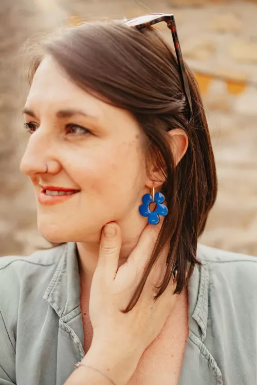 Bijoux Isatis Bijoux Bois Sur Mesure Caen, photo de présentation de produit, type Linda Flower coloris bleu