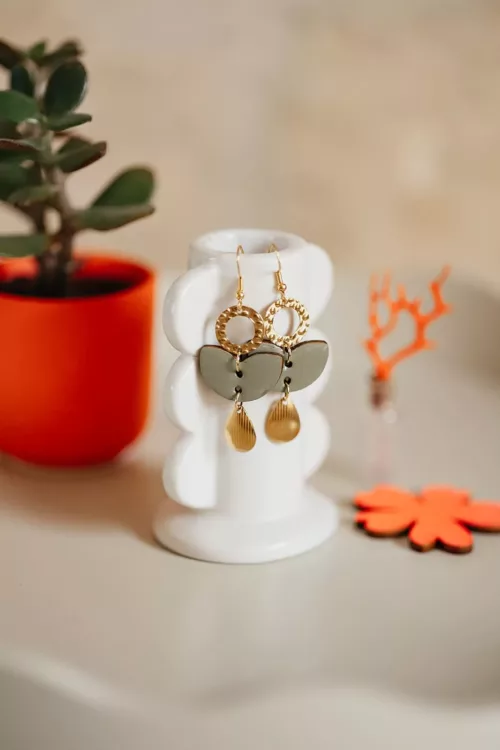 Bijoux Isatis Bijoux Bois Sur Mesure Caen, photo de présentation de produit, type Luna Juan coloris lichen