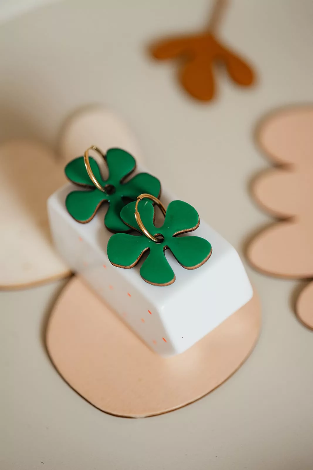 Bijoux Isatis Bijoux Bois Sur Mesure Caen, photo de présentation de produit, type Rose Janis coloris vert