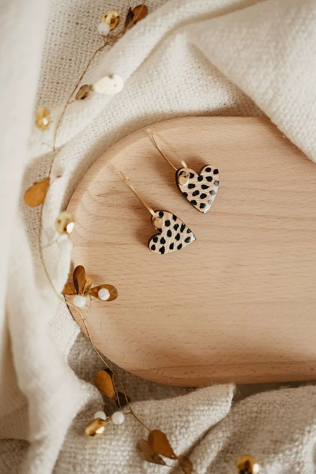 Bijoux Isatis Bijoux Bois Sur Mesure Caen, photo de présentation de produit, type Zara noire coloris tâches noires