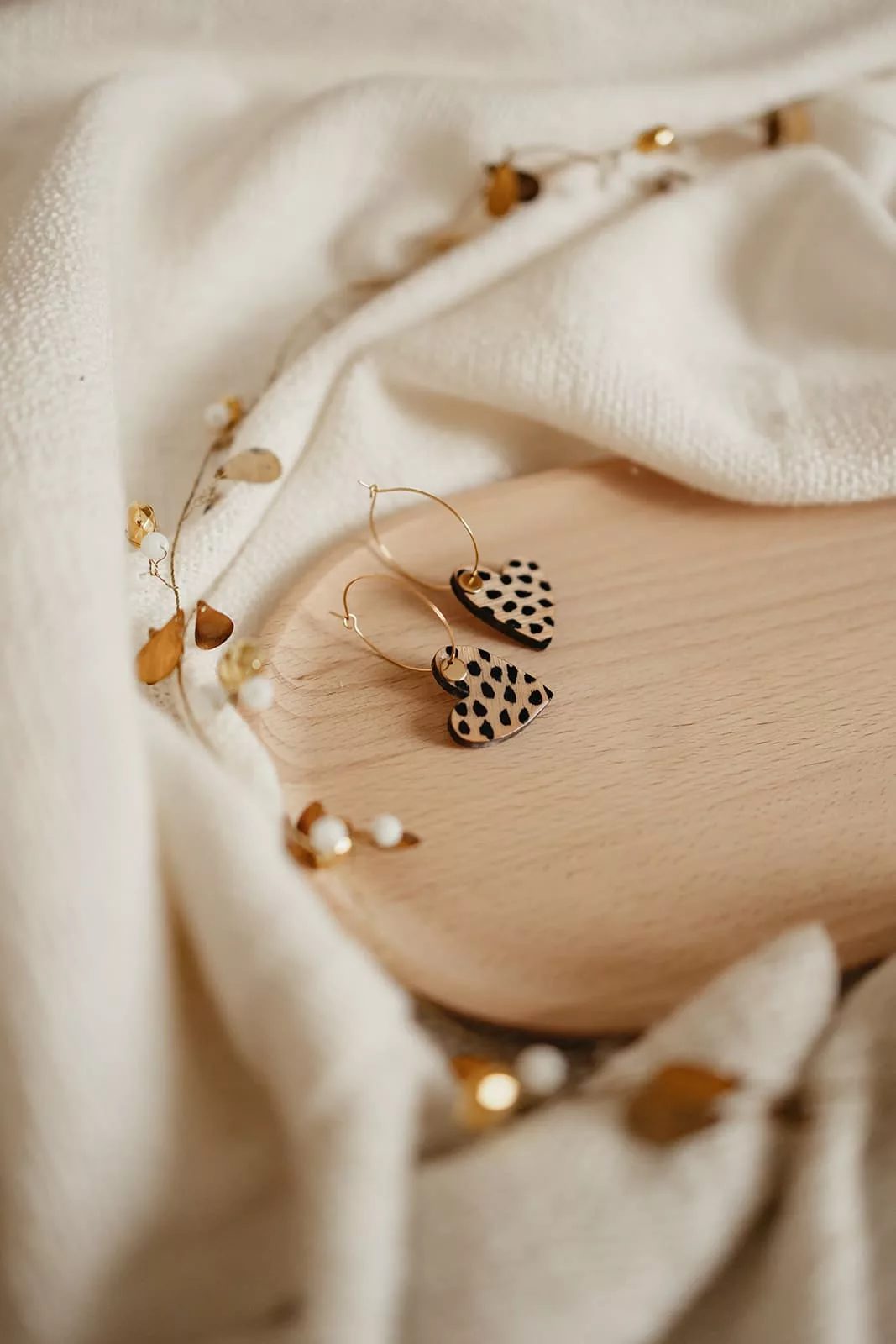 Bijoux Isatis Bijoux Bois Sur Mesure Caen, photo de présentation de produit, type Zara noire coloris tâches noires