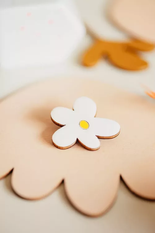 Bijoux Isatis Bijoux Bois Sur Mesure Caen, photo de présentation de produit, type broche en bois